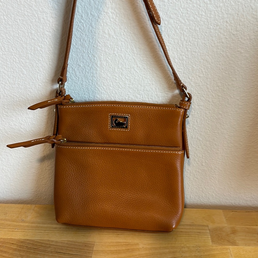 EUC Brown Dooney and Burke Purse